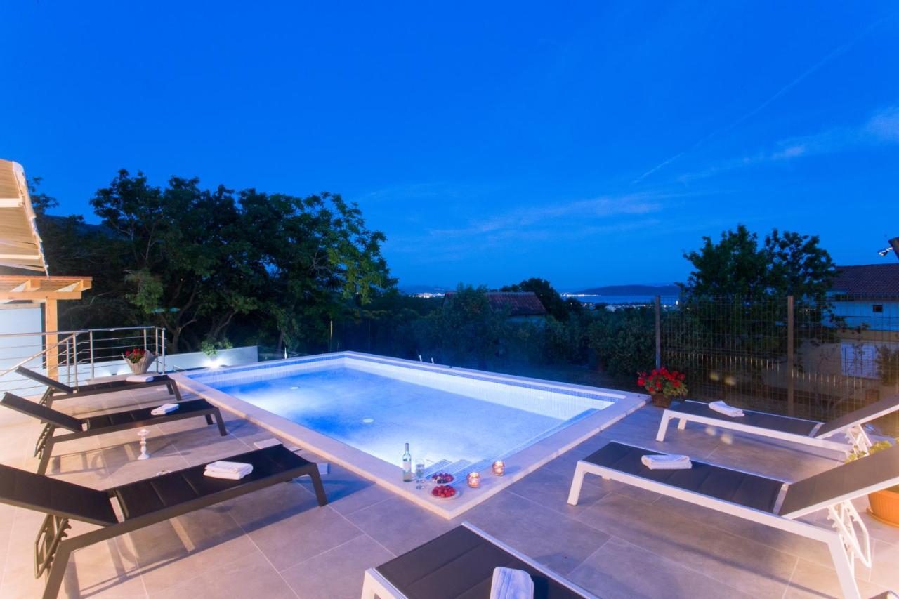 Villa Ivano With Sea&Mountain View Kastel Stari Exterior photo
