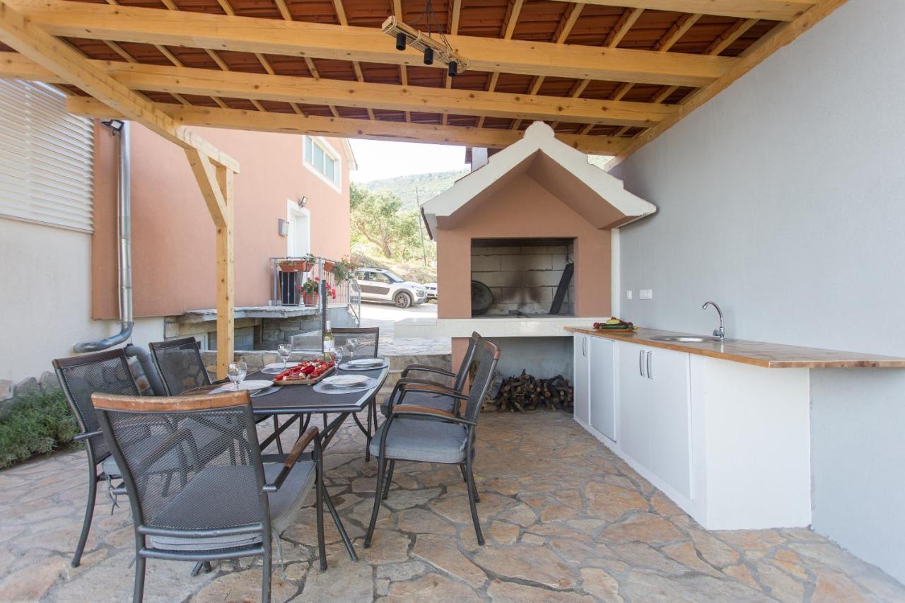 Villa Ivano With Sea&Mountain View Kastel Stari Exterior photo
