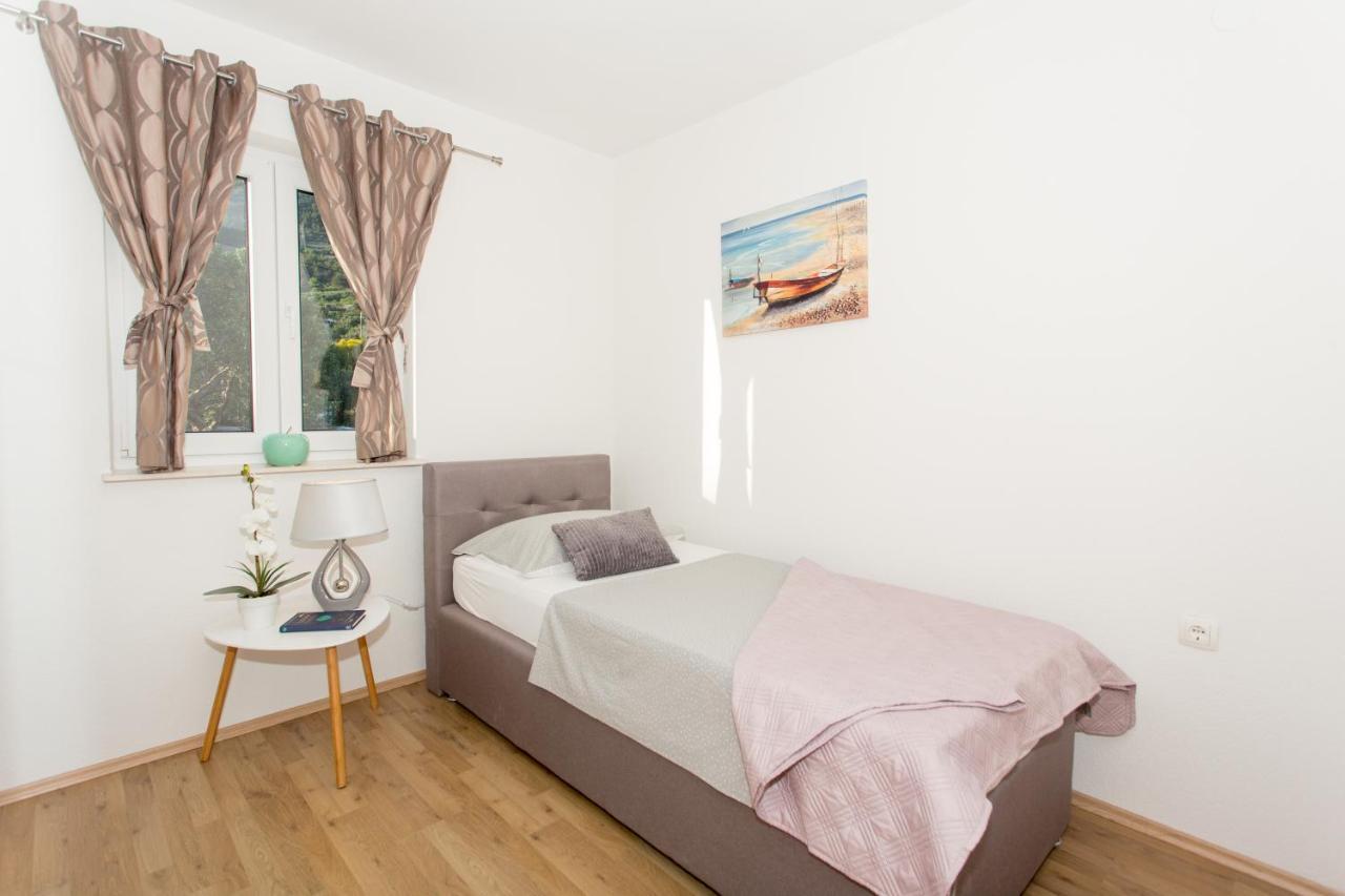 Villa Ivano With Sea&Mountain View Kastel Stari Exterior photo
